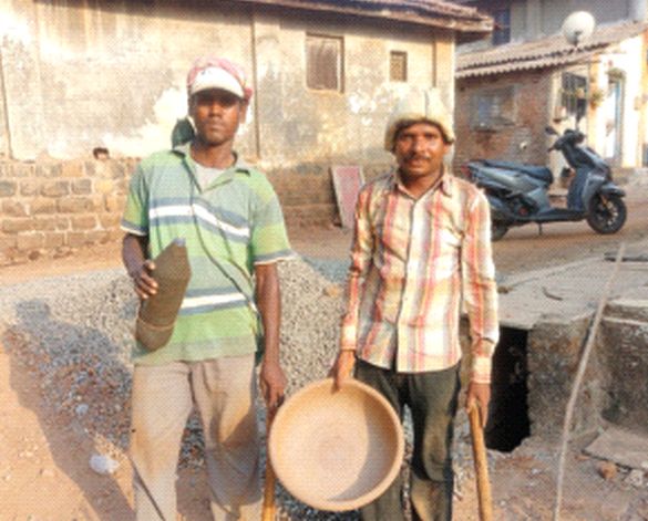 Far from corona vaccination in remote areas due to superstition | अंधश्रद्धेमुळे दुर्गम भाग कोरोना लसीकरणापासून दूर, लसीपेक्षा घरगुती काढ्यावरच अधिक विश्वास