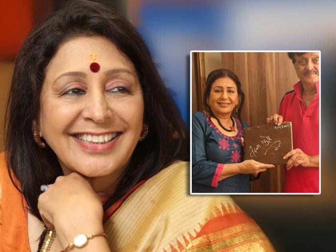 fan get signature of marathi actress vandana gupte on tile shared experience | वंदना गुप्तेंना भेटला अवली फॅन! चक्क फरशीवर घेतली सही, अभिनेत्री म्हणाली- "मला जरा आश्चर्य वाटलं कारण..."