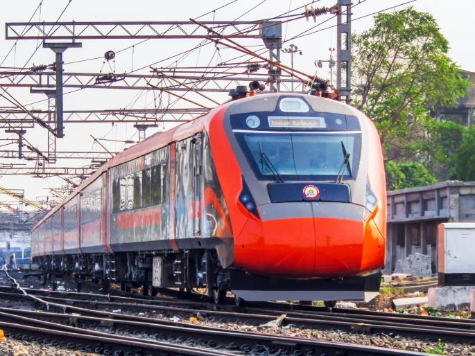 42 trips 59 thousand passengers and revenue of over 6 crore record break performance of jodhpur delhi vande bharat train express | ४२ फेऱ्या, ५९ हजार प्रवासी अन् ६.२१ कोटींची कमाई; ‘या’ वंदे भारत ट्रेनची रेकॉर्डब्रेक कामगिरी