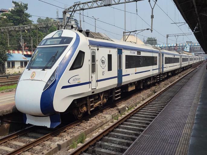 2.3 million people travelled on Solapur-Pune-Mumbai 'Vande Bharat' in three years | तीन वर्षांत सोलापूर-पुणे-मुंबई ‘वंदे भारत’मधून २३ लाख जणांचा प्रवास 2.3 million people travelled on Solapur-Pune-Mumbai 'Vande Bharat' in three years | तीन वर्षांत सोलापूर-पुणे-मुंबई ‘वंदे भारत’मधून २३ लाख जणांचा प्रवास