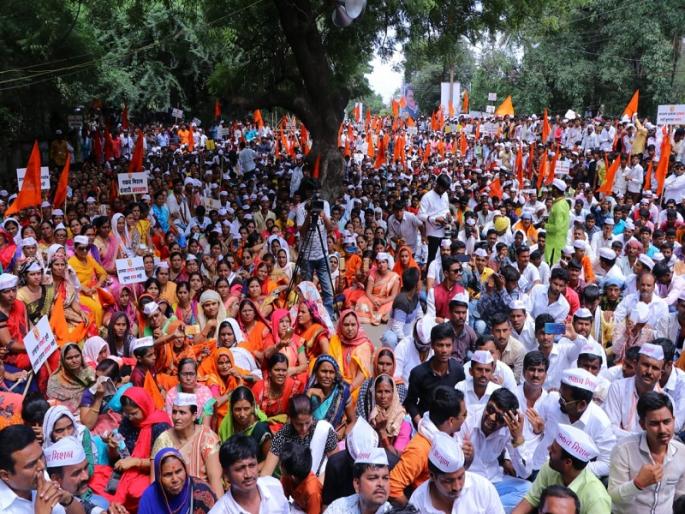 'Give 10 % Reservation'; in Beed, Morcha for increase reservation of Wanjari community | '१० टक्के आरक्षण द्या'; वंजारी समाजाचा वाढीव आरक्षणासाठी बीडमध्ये मोर्चा 