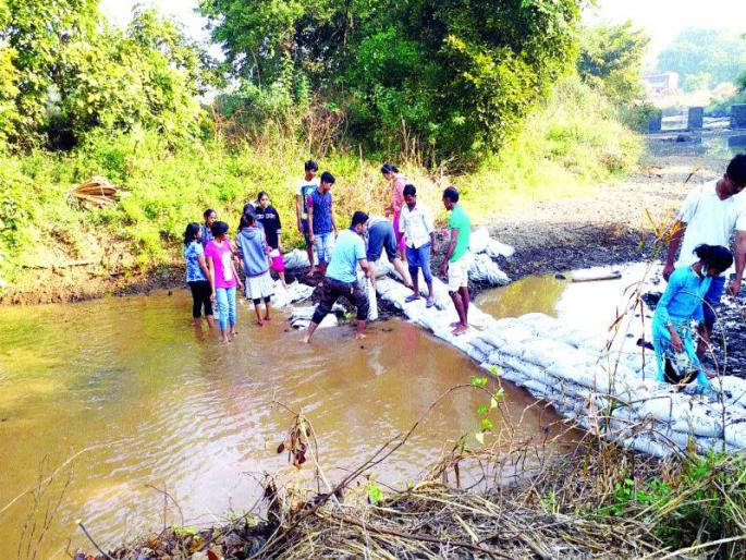 The district has 2, 9 04 forest bonds, 15 business opportunities for the youth | जिल्ह्यात साकारले २,९०४ वनराई बंधारे, १५ युवकांना मिळणार व्यावसायिक संधी The district has 2, 9 04 forest bonds, 15 business opportunities for the youth | जिल्ह्यात साकारले २,९०४ वनराई बंधारे, १५ युवकांना मिळणार व्यावसायिक संधी