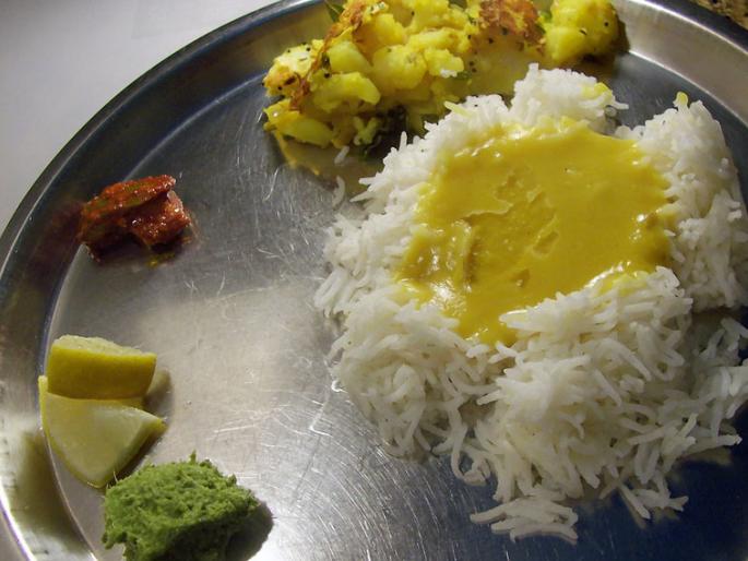 Father's Day 2022: A touching story about raising taste of daal rice with father on the occasion of Father's Day! | Father's Day 2022: फादर्स डे निमित्त बाबांबरोबर वरण भाताची गोडी वाढवणारी एक मार्मिक गोष्ट! Father's Day 2022: A touching story about raising taste of daal rice with father on the occasion of Father's Day! | Father's Day 2022: फादर्स डे निमित्त बाबांबरोबर वरण भाताची गोडी वाढवणारी एक मार्मिक गोष्ट!