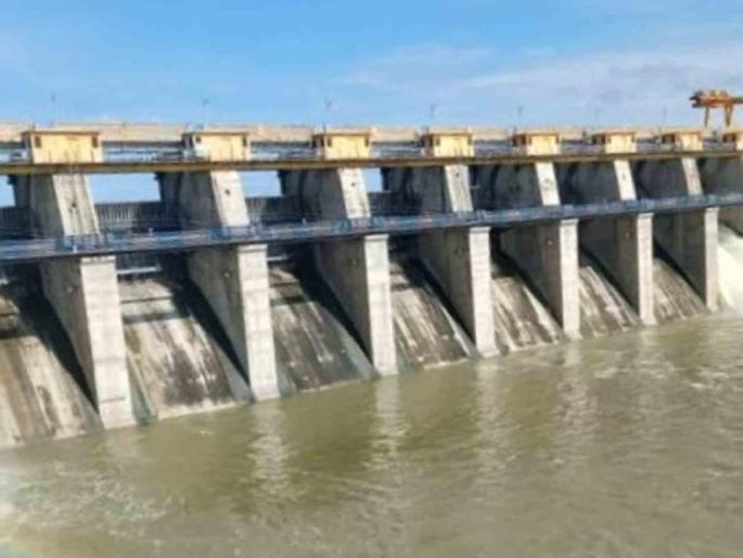 Water storage in West Vidarbha at 65.69 percent; Discharge from 18 large and medium projects in the department | पश्चिम विदर्भात पाणीसाठा ६५.६९ टक्क्यांवर; विभागातील १८ मोठ्या व मध्यम प्रकल्पांतून विसर्ग Water storage in West Vidarbha at 65.69 percent; Discharge from 18 large and medium projects in the department | पश्चिम विदर्भात पाणीसाठा ६५.६९ टक्क्यांवर; विभागातील १८ मोठ्या व मध्यम प्रकल्पांतून विसर्ग