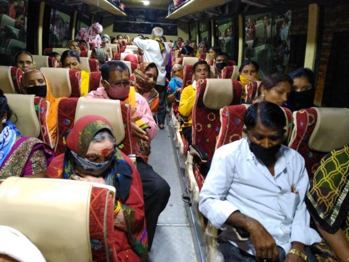 The 95 Warkaris trapped in Mathura returned to Maharashtra safely; Dr. nilam gorhe efforts vrd | मथुरा येथे अडकून पडलेले 95 वारकरी महाराष्ट्रात सुखरूप परतले; डॉ. नीलम गोऱ्हेंच्या प्रयत्नांना यश The 95 Warkaris trapped in Mathura returned to Maharashtra safely; Dr. nilam gorhe efforts vrd | मथुरा येथे अडकून पडलेले 95 वारकरी महाराष्ट्रात सुखरूप परतले; डॉ. नीलम गोऱ्हेंच्या प्रयत्नांना यश