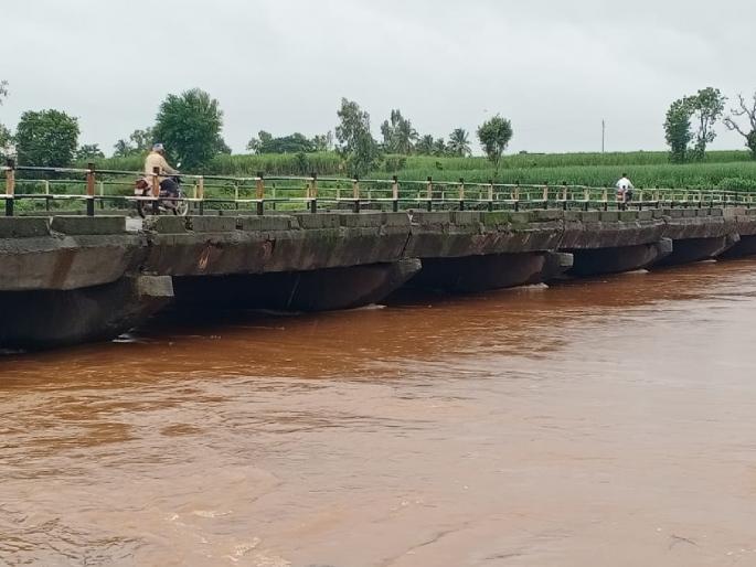 The intensity of rain increased in the Warna area, the residents of the riverbank warned to be alert | Sangli: वारणा परिसरात पावसाचा जोर वाढला, नदीकाठच्या नागरिकांनी सतर्कतेचा इशारा  The intensity of rain increased in the Warna area, the residents of the riverbank warned to be alert | Sangli: वारणा परिसरात पावसाचा जोर वाढला, नदीकाठच्या नागरिकांनी सतर्कतेचा इशारा