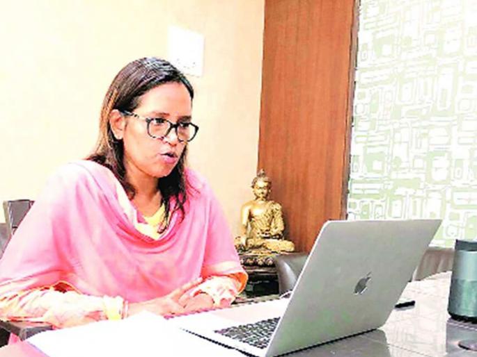 silence on ekla chalo decision will varsha gaikwad take everyone with him | ‘एकला चलो रे’च्या निर्णयावर मौन; वर्षा गायकवाड सर्वांना सोबत घेऊन जाणार? silence on ekla chalo decision will varsha gaikwad take everyone with him | ‘एकला चलो रे’च्या निर्णयावर मौन; वर्षा गायकवाड सर्वांना सोबत घेऊन जाणार?