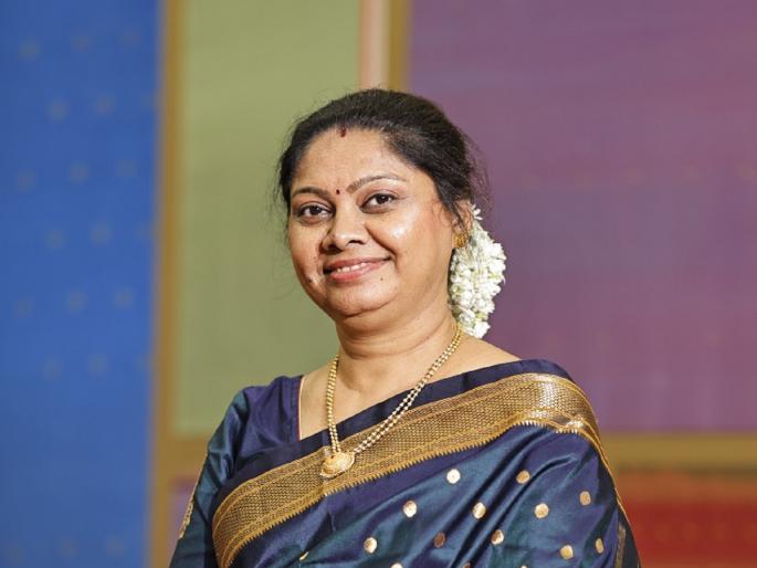 Varsha Ladda Untwal becomes Ashta Sangli first IAS woman | Sangli: वर्षा लड्डा-उंटवाल आष्ट्यातील पहिल्या 'आयएएस' महिला, शहरात आनंदोत्सव  Varsha Ladda Untwal becomes Ashta Sangli first IAS woman | Sangli: वर्षा लड्डा-उंटवाल आष्ट्यातील पहिल्या 'आयएएस' महिला, शहरात आनंदोत्सव