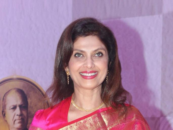 Actress Varsha Usgaonkar says she is in talks for two upcoming projects but wants to perform in Konkani theatre again | आगामी दोन प्रोजेक्ट्सवर चर्चा सुरू, पण सध्या लागलीय गोव्यातील कोंकणी ‘तियात्र’ची ओढ!