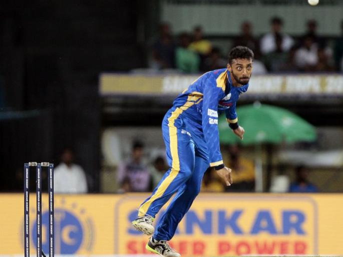 IPL Auction 2018: Varun Chakravarti, who has a bid of 8.40 crore | IPL Auction 2018: तब्बल 8.40 कोटींची बोली लागलेला वरुण चक्रवर्ती आहे तरी कोण...