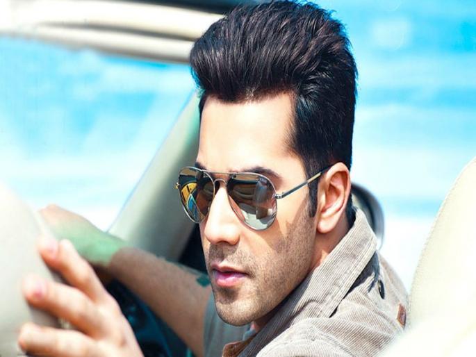 Varun Dhawan gets 'Dos' from Mumbai Police | हे धाडस सिनेमापर्यंतच ठेव, वरूण धवनला मुंबई पोलिसांचा 'डोस'   Varun Dhawan gets 'Dos' from Mumbai Police | हे धाडस सिनेमापर्यंतच ठेव, वरूण धवनला मुंबई पोलिसांचा 'डोस'