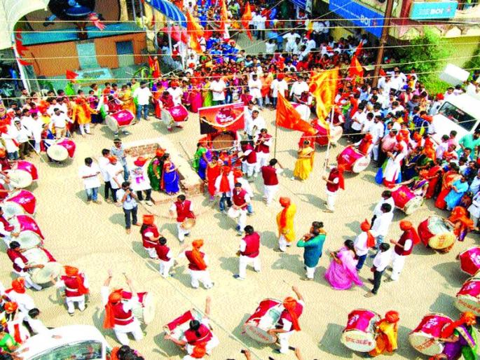 Gudi Padwa 2018: Gudi Padwache and Shloksh Culture | Gudi Padwa 2018 : निमित्त गुढीपाडव्याचे, जल्लोष संस्कृतीचा Gudi Padwa 2018: Gudi Padwache and Shloksh Culture | Gudi Padwa 2018 : निमित्त गुढीपाडव्याचे, जल्लोष संस्कृतीचा