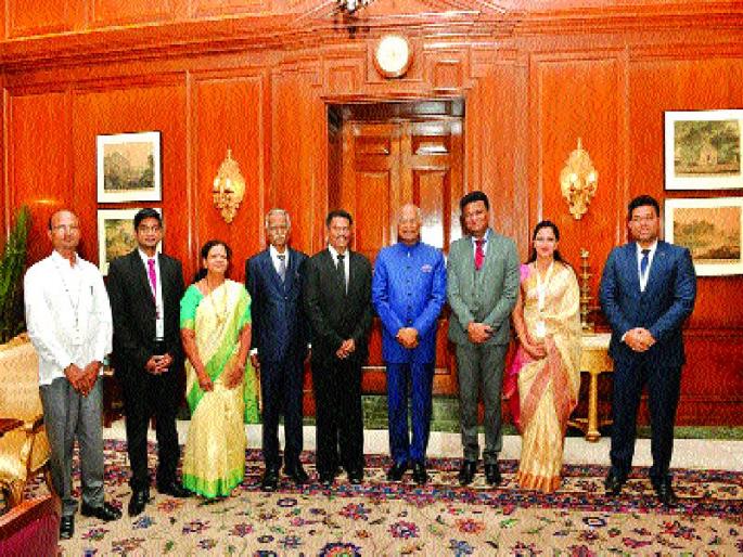 Amol's aircraft carries the dangers of a dream | अमोलच्या विमाननिर्मिती स्वप्नाला लागणार धक्का Amol's aircraft carries the dangers of a dream | अमोलच्या विमाननिर्मिती स्वप्नाला लागणार धक्का