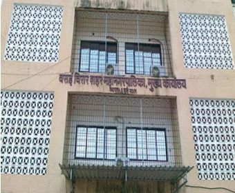 Many obstacles in municipal elections | महापालिका निवडणुकीत अनेक विघ्ने