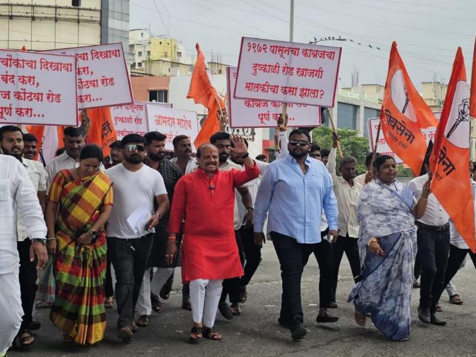 Protest with 25 to 30 activists on Katraj Kondhwa road Case registered against Vasant More | कात्रज-कोंढवा रस्त्यावर २५ ते ३० कार्यकर्ते घेऊन आंदोलन; वसंत मोरेंवर गुन्हा दाखल Protest with 25 to 30 activists on Katraj Kondhwa road Case registered against Vasant More | कात्रज-कोंढवा रस्त्यावर २५ ते ३० कार्यकर्ते घेऊन आंदोलन; वसंत मोरेंवर गुन्हा दाखल