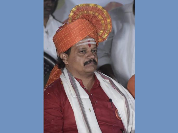 Deprived candidates themselves deprived for Pune Lok Sabha constituency Right exercised in Shirur Constituency | वंचितचे उमेदवार स्वतः पुणे लोकसभेसाठी 'वंचित'; वसंत मोरेंनी शिरूर मतदारसंघात बजावला हक्क Deprived candidates themselves deprived for Pune Lok Sabha constituency Right exercised in Shirur Constituency | वंचितचे उमेदवार स्वतः पुणे लोकसभेसाठी 'वंचित'; वसंत मोरेंनी शिरूर मतदारसंघात बजावला हक्क