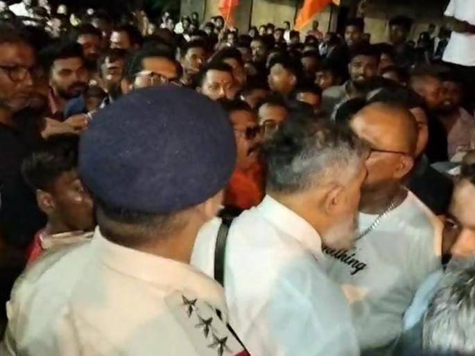 case was registered against fr bolmax but the mob insisted on arrest | शिवप्रेमी भडकले! फा. बोलमॅक्स यांच्यावर गुन्हा नोंद, पण जमाव अटकेवर ठाम case was registered against fr bolmax but the mob insisted on arrest | शिवप्रेमी भडकले! फा. बोलमॅक्स यांच्यावर गुन्हा नोंद, पण जमाव अटकेवर ठाम