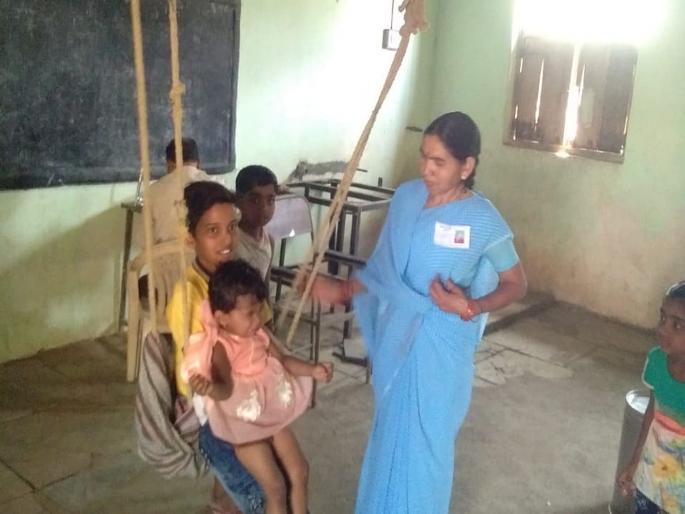 Lok Sabha Election 2019: women voters help due to creche in washim | Lok Sabha Election 2019 : पाळणाघरामुळे महिला मतदारांना आधार Lok Sabha Election 2019: women voters help due to creche in washim | Lok Sabha Election 2019 : पाळणाघरामुळे महिला मतदारांना आधार