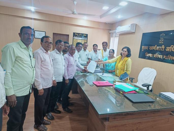 Teachers strike for various demands in vashim Zilla Parishad! | विविध मागण्यांसाठी शिक्षक धडकले  वाशिम जिल्हा परिषदेत! Teachers strike for various demands in vashim Zilla Parishad! | विविध मागण्यांसाठी शिक्षक धडकले  वाशिम जिल्हा परिषदेत!