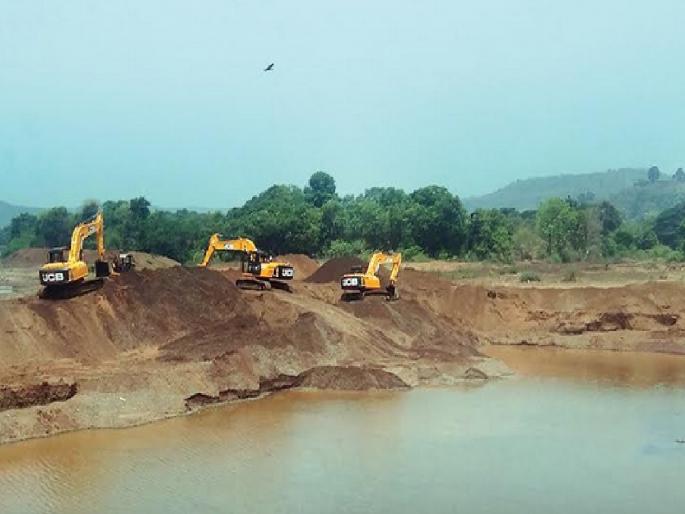 It is impossible to remove silt from Vashishti river before monsoon, Work will stop as soon as it rains | वाशिष्ठी नदीतील गाळ उपसा पावसाळ्यापूर्वी अशक्यच!, पाऊस पडताच काम थांबणार It is impossible to remove silt from Vashishti river before monsoon, Work will stop as soon as it rains | वाशिष्ठी नदीतील गाळ उपसा पावसाळ्यापूर्वी अशक्यच!, पाऊस पडताच काम थांबणार