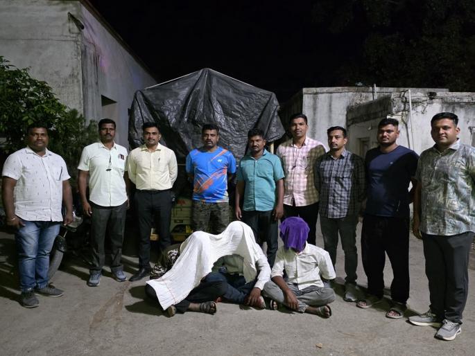 Hingoli LCB Arrests Notorious Gang Planning Robbery in Vasmat; Stolen Goods Worth ₹5 Lakh Recovered | वसमतमध्ये दरोड्याच्या तयारीत असलेली टोळी जेरबंद; हिंगोली एलसीबीची धडाकेबाज कारवाई, ५ लाखांचा ऐवज जप्त Hingoli LCB Arrests Notorious Gang Planning Robbery in Vasmat; Stolen Goods Worth ₹5 Lakh Recovered | वसमतमध्ये दरोड्याच्या तयारीत असलेली टोळी जेरबंद; हिंगोली एलसीबीची धडाकेबाज कारवाई, ५ लाखांचा ऐवज जप्त