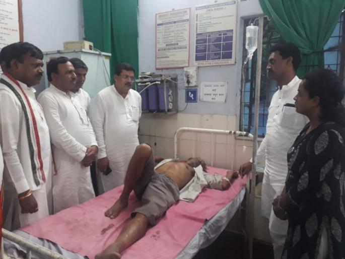 Former Union Minister Mukul Wasnik's sensitivity! | माजी केंद्रीय मंत्री मुकुल वासनिकांची संवेदनशीलता! Former Union Minister Mukul Wasnik's sensitivity! | माजी केंद्रीय मंत्री मुकुल वासनिकांची संवेदनशीलता!