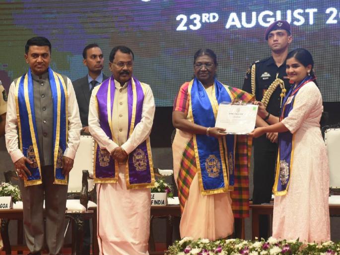 Achievements of Gomantika girls honored by the President | राष्ट्रपतीकडून गोमंतकीय मुलींच्या कामगिरीचा गौरव Achievements of Gomantika girls honored by the President | राष्ट्रपतीकडून गोमंतकीय मुलींच्या कामगिरीचा गौरव