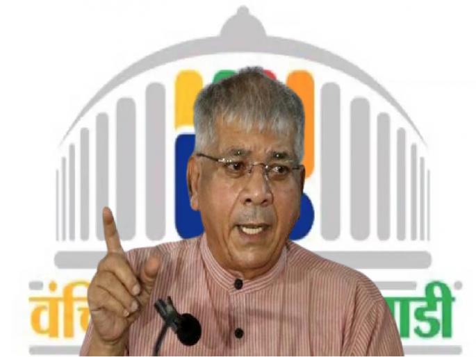 To give courage to the 'OBCs', VBA planning 'Aarakshan Bachav Sanwad Yatra' | ‘ओबीसीं’साठी आता वंचित मैदानात; राज्यभर काढणार 'आरक्षण बचाव संवाद यात्रा' To give courage to the 'OBCs', VBA planning 'Aarakshan Bachav Sanwad Yatra' | ‘ओबीसीं’साठी आता वंचित मैदानात; राज्यभर काढणार 'आरक्षण बचाव संवाद यात्रा'