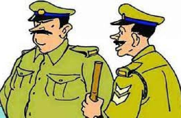 102 villages and only 3 police recruited to cover the area | १०२ गावांच्या संरक्षणाची जबाबदारी फक्त ३ पोलिसांच्या खांद्यावर 102 villages and only 3 police recruited to cover the area | १०२ गावांच्या संरक्षणाची जबाबदारी फक्त ३ पोलिसांच्या खांद्यावर