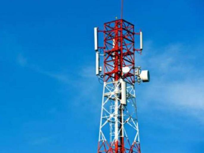 Mobile Maharashtra's network in Telangana! | मोबाइल महाराष्ट्राचा अन् नेटवर्क तेलंगणाचे! फोन करायला जायचे कुठे? Mobile Maharashtra's network in Telangana! | मोबाइल महाराष्ट्राचा अन् नेटवर्क तेलंगणाचे! फोन करायला जायचे कुठे?