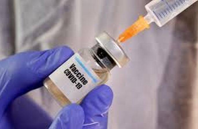 Vaccination will be given to those suffering from chronic illness after the staff | कर्मचाऱ्यांनतर दुर्धर आजार असणाऱ्यांना देणार लस Vaccination will be given to those suffering from chronic illness after the staff | कर्मचाऱ्यांनतर दुर्धर आजार असणाऱ्यांना देणार लस