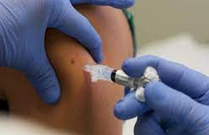 Accelerate vaccination as the number of patients increases in Buldana district | बुलडाणा जिल्ह्यात रुग्णसंख्या वाढताच लसीकरणाला वेग Accelerate vaccination as the number of patients increases in Buldana district | बुलडाणा जिल्ह्यात रुग्णसंख्या वाढताच लसीकरणाला वेग