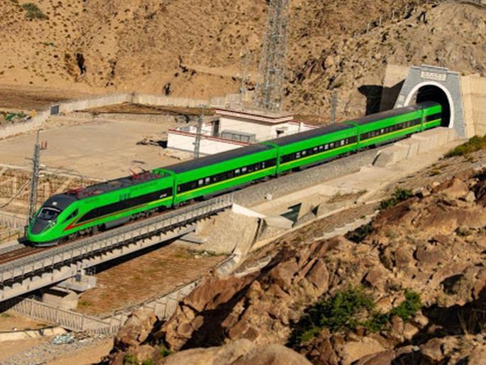 China Uses Bullet Train To Ferry PLA Soldiers Near Disputed LAC | China: भारतीय सीमेवर चीनचे शक्ती प्रदर्शन; बुलेट ट्रेनमधून सैनिक पाठवले China Uses Bullet Train To Ferry PLA Soldiers Near Disputed LAC | China: भारतीय सीमेवर चीनचे शक्ती प्रदर्शन; बुलेट ट्रेनमधून सैनिक पाठवले