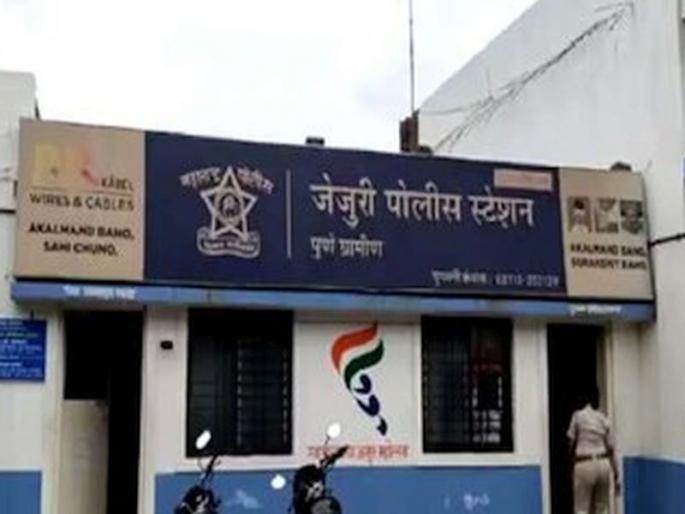 A young man was killed due to alcohol money in Pargaon Memane | पारगाव मेमाणे येथे दारूच्या पैश्याच्या कारणावरून तरुणाचा खून A young man was killed due to alcohol money in Pargaon Memane | पारगाव मेमाणे येथे दारूच्या पैश्याच्या कारणावरून तरुणाचा खून