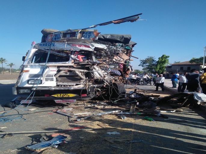 Accident on the city-Daund route: One killed | नगर-दौंड मार्गावर अपघात : एक ठार Accident on the city-Daund route: One killed | नगर-दौंड मार्गावर अपघात : एक ठार