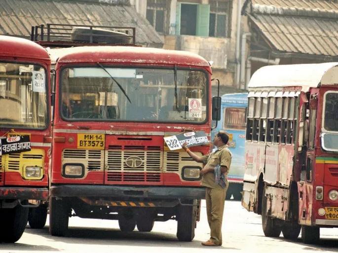 First asked for accounting, then gave only 223 crores to ST | आधी हिशेब मागितला नंतर एसटीला दिले केवळ २२३ कोटी, आज होईल पगार First asked for accounting, then gave only 223 crores to ST | आधी हिशेब मागितला नंतर एसटीला दिले केवळ २२३ कोटी, आज होईल पगार