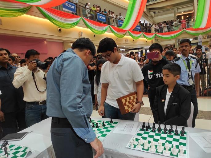 ved ambre fought lasted one hour and 49 minutes against viswanathan anand | वेदने ६४ घरांच्या राजाला झुंजविले; विश्वनाथन आनंदविरुद्ध एक तास ४९ मिनिटे दिली लढत ved ambre fought lasted one hour and 49 minutes against viswanathan anand | वेदने ६४ घरांच्या राजाला झुंजविले; विश्वनाथन आनंदविरुद्ध एक तास ४९ मिनिटे दिली लढत