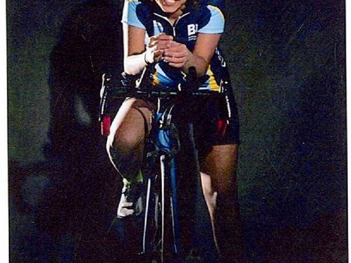 To record Earth at Kolhapur's Vedanga cycling, Guinness Book of World Record | कोल्हापूरची वेदांगी सायकलवरून पृथ्वी प्रदक्षिणा करणार, गिनीज बुक आॅफ वर्ल्डमध्ये आपला विक्रम नोंदविणार To record Earth at Kolhapur's Vedanga cycling, Guinness Book of World Record | कोल्हापूरची वेदांगी सायकलवरून पृथ्वी प्रदक्षिणा करणार, गिनीज बुक आॅफ वर्ल्डमध्ये आपला विक्रम नोंदविणार