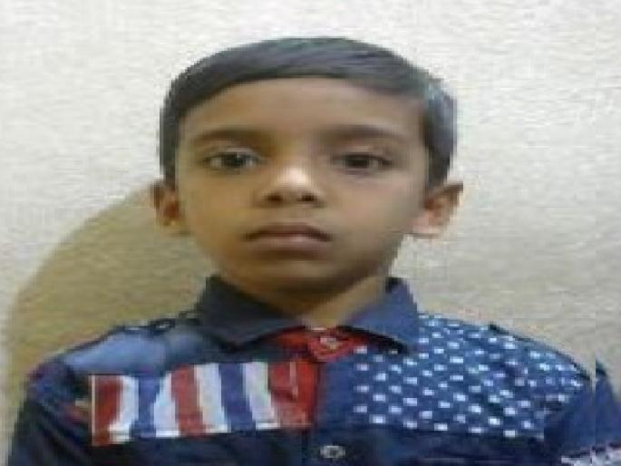 A boy died of shock while installing sky lanterns on the fort in kolhapur | किल्ल्यावर आकाशकंदील लावताना शॉक बसून मुलाचा मृत्यू, कोल्हापुरात घडली दुर्दैवी घटना A boy died of shock while installing sky lanterns on the fort in kolhapur | किल्ल्यावर आकाशकंदील लावताना शॉक बसून मुलाचा मृत्यू, कोल्हापुरात घडली दुर्दैवी घटना