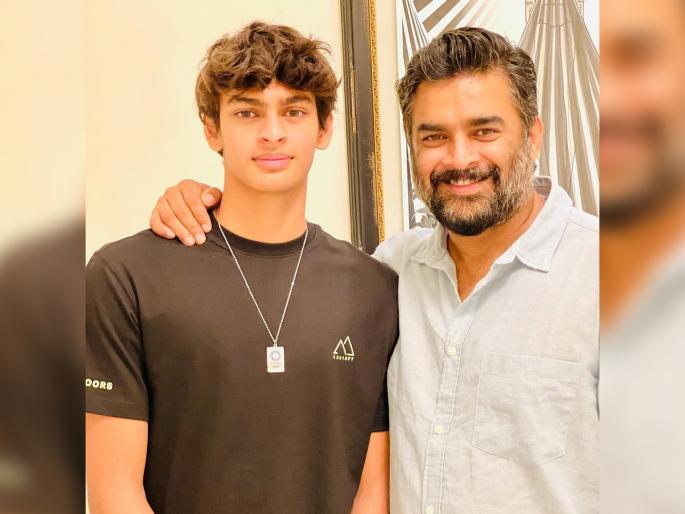 r-madhavan-told-son-vedaant-do-not-show-up-shirtless-in-anyone-bed-your-life-will-be-full-of-privilege | "शर्टलेस होऊन कधीच कोणाच्या बेडवर..."; आर. माधवनने मुलाला दिला होता 'हा' सल्ला r-madhavan-told-son-vedaant-do-not-show-up-shirtless-in-anyone-bed-your-life-will-be-full-of-privilege | "शर्टलेस होऊन कधीच कोणाच्या बेडवर..."; आर. माधवनने मुलाला दिला होता 'हा' सल्ला