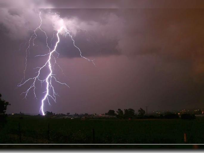 Woman dies after being electrocuted, | अंगावर वीज कोसळून महिलेचा मृत्यू, नांदगाव शेतशिवारातील घटना Woman dies after being electrocuted, | अंगावर वीज कोसळून महिलेचा मृत्यू, नांदगाव शेतशिवारातील घटना