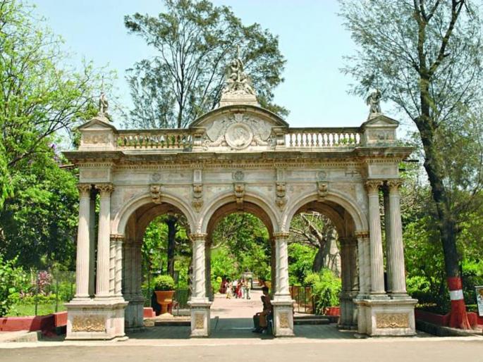 Mumbai: 25 animals in the Queen's garden died in a year | Mumbai: राणीच्या बागेतील २५ प्राण्यांचा वर्षभरात मृत्यू Mumbai: 25 animals in the Queen's garden died in a year | Mumbai: राणीच्या बागेतील २५ प्राण्यांचा वर्षभरात मृत्यू