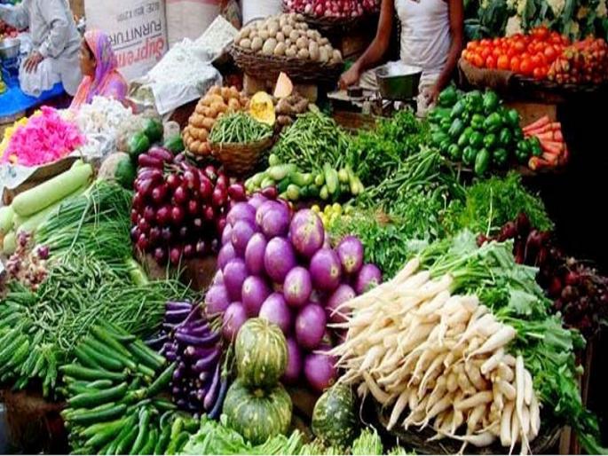 customer not to buy vegetables by asking the price is beaten to death by a vegetable seller | भाव विचारून भाजी न घेणे ग्राहकाला पडले महागात; भाजी विक्रेत्याकडून ग्राहकाला दांडक्याने बेदम मारहाण customer not to buy vegetables by asking the price is beaten to death by a vegetable seller | भाव विचारून भाजी न घेणे ग्राहकाला पडले महागात; भाजी विक्रेत्याकडून ग्राहकाला दांडक्याने बेदम मारहाण