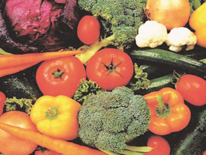 Vegetable prices in Mumbai continue decreases | मुंबईतील भाजीपाल्यात स्वस्ताई कायम Vegetable prices in Mumbai continue decreases | मुंबईतील भाजीपाल्यात स्वस्ताई कायम