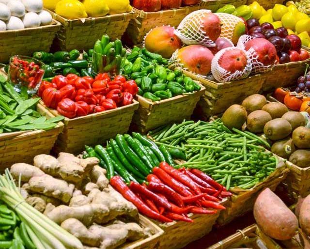 In Nagpur, the prices of vegetables high | नागपुरात भाजीपाल्याचे भाव भिडले गगनाला In Nagpur, the prices of vegetables high | नागपुरात भाजीपाल्याचे भाव भिडले गगनाला
