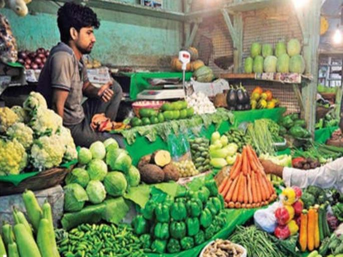 Vegetables are limited in wholesale and expensive in retail! | भाज्या घाऊकमध्ये आटोक्यात तर किरकोळमध्ये महागच !