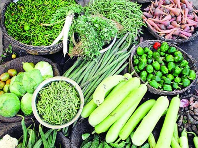 Preparation of vegetable vendor services to fight against Corona | कोरोनाविरोधात लढण्यासाठी भाजी विक्रेत्यांची घरपोच सेवा देण्याची तयारी Preparation of vegetable vendor services to fight against Corona | कोरोनाविरोधात लढण्यासाठी भाजी विक्रेत्यांची घरपोच सेवा देण्याची तयारी
