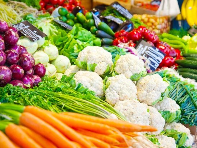 Vegetables became more expensive due to patriarchy | पितृपक्षामुळे भाजीपाला महागला