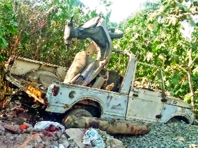 Security threat due to unavoidable vehicles | बेवारस वाहनांमुळे सुरक्षा धोक्यात