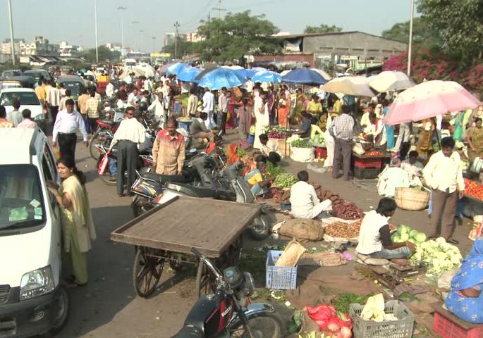 Police protection in Nashik's Farmer Week market | नाशिकच्या शेतकरी आठवडे बाजाराला पोलीस संरक्षण Police protection in Nashik's Farmer Week market | नाशिकच्या शेतकरी आठवडे बाजाराला पोलीस संरक्षण